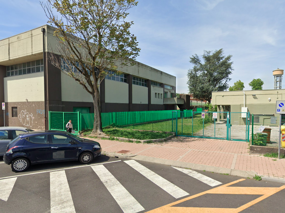 Palestra della scuola di via Lambro